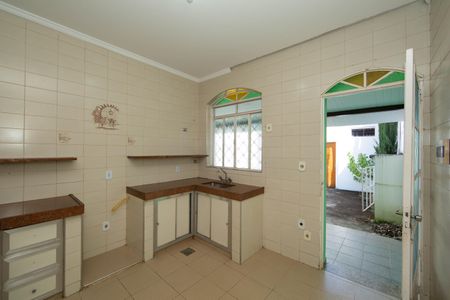 Casa para alugar com 360m², 3 quartos e 3 vagasCOZINHA