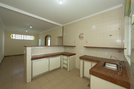 Casa para alugar com 360m², 3 quartos e 3 vagasCOZINHA