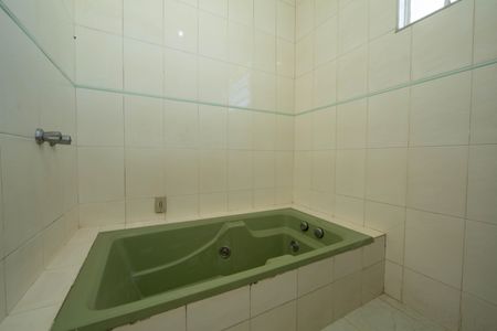 Casa para alugar com 360m², 3 quartos e 3 vagasBANHEIRO1