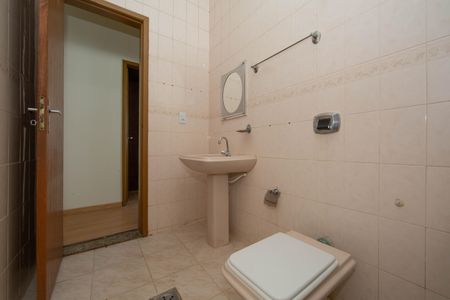 Casa para alugar com 360m², 3 quartos e 3 vagasBANHEIRO2