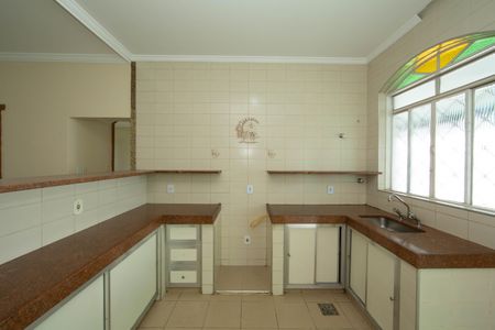 Casa para alugar com 360m², 3 quartos e 3 vagasCOZINHA