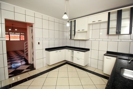 Casa para alugar com 140m², 3 quartos e 2 vagasCozinha