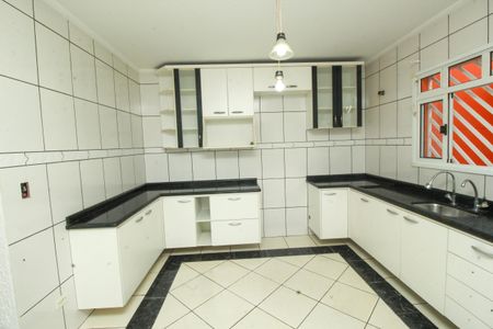 Casa para alugar com 140m², 3 quartos e 2 vagasCozinha