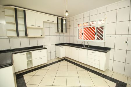 Casa para alugar com 140m², 3 quartos e 2 vagasCozinha