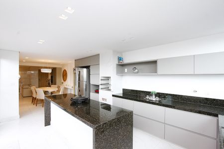 Sala 1 de apartamento à venda com 4 quartos, 270m² em Estoril, Belo Horizonte