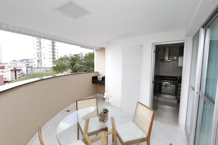 Apartamento à venda com 270m², 4 quartos e 3 vagasVaranda da Sala