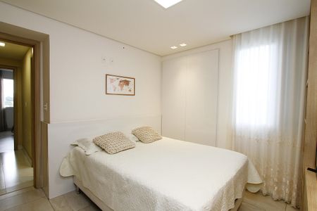 Apartamento à venda com 270m², 4 quartos e 3 vagasQuarto 4