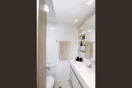 Apartamento à venda com 270m², 4 quartos e 3 vagasBanheiro da Suíte 2