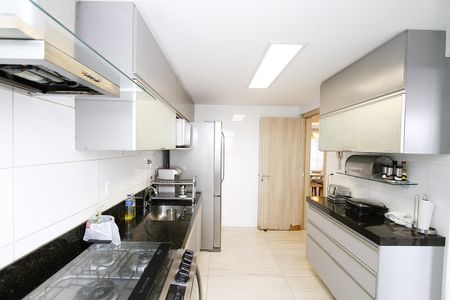 Apartamento à venda com 270m², 4 quartos e 3 vagasCozinha