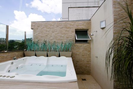 Apartamento à venda com 270m², 4 quartos e 3 vagasCobertura