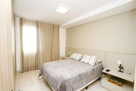 Apartamento à venda com 270m², 4 quartos e 3 vagasQuarto 2 - Suíte