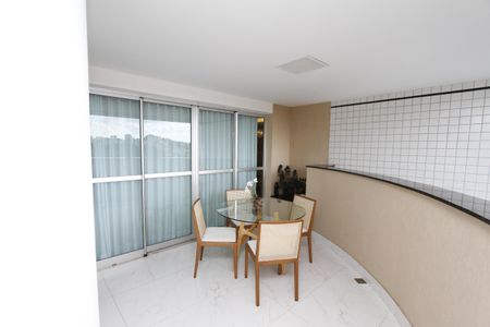 Apartamento à venda com 270m², 4 quartos e 3 vagasVaranda da Sala