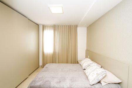 Apartamento à venda com 270m², 4 quartos e 3 vagasQuarto 2 - Suíte