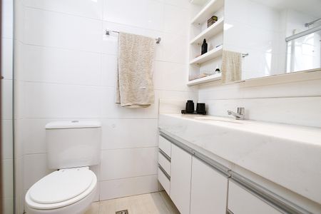 Apartamento à venda com 270m², 4 quartos e 3 vagasBanheiro da Suíte 2