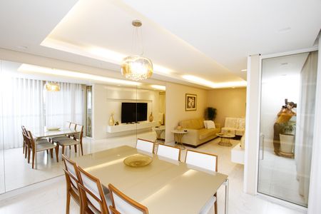 Apartamento à venda com 270m², 4 quartos e 3 vagasSala 2