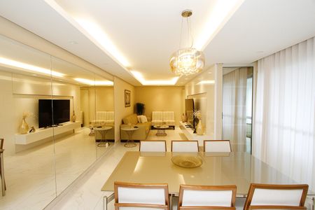 Apartamento à venda com 270m², 4 quartos e 3 vagasSala 2