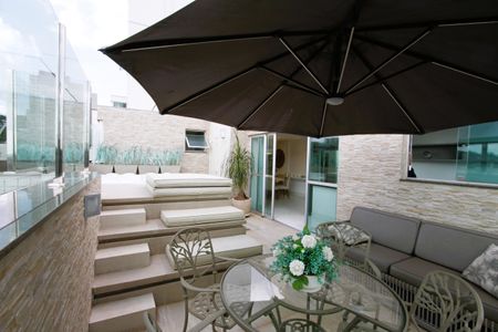 Apartamento à venda com 270m², 4 quartos e 3 vagasCobertura