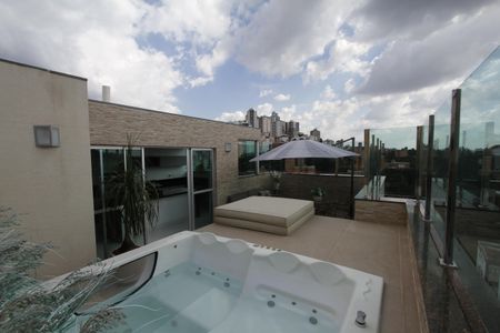 Apartamento à venda com 270m², 4 quartos e 3 vagasCobertura