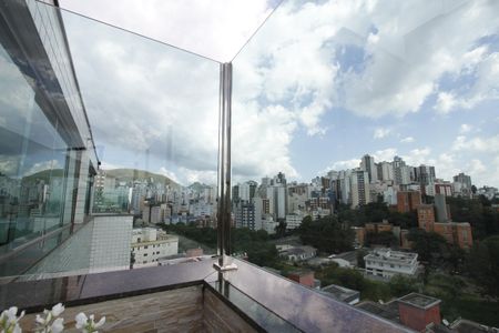 Apartamento à venda com 270m², 4 quartos e 3 vagasVista