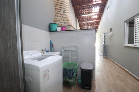 Casa à venda com 110m², 2 quartos e 2 vagasÁrea de Serviço