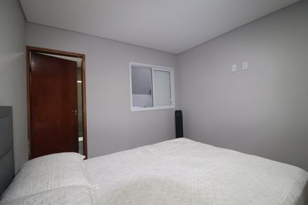 Quarto 1 suíte de casa à venda com 2 quartos, 110m² em Vila Curuçá, Santo André