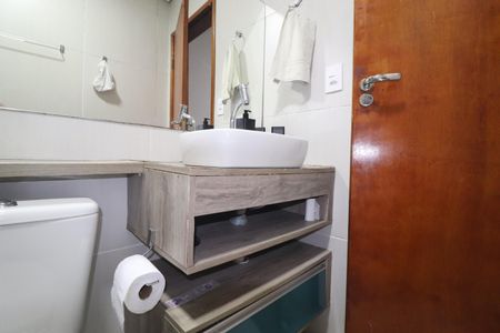 Casa à venda com 110m², 2 quartos e 2 vagasBanheiro Quarto 1 suíte
