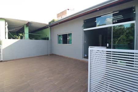 Casa à venda com 110m², 2 quartos e 2 vagasVaranda