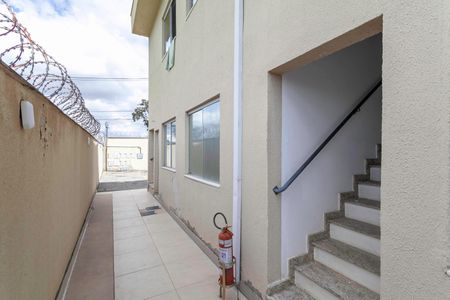 Casa de condomínio à venda com 55m², 2 quartos e 1 vaga Casa de condomínio à venda com 55m², 2 quartos e 1 vagaEntrada