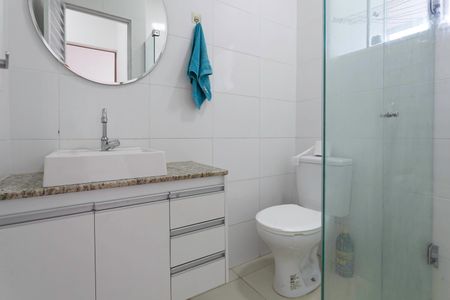 Casa de condomínio à venda com 55m², 2 quartos e 1 vaga Casa de condomínio à venda com 55m², 2 quartos e 1 vagaBanheiro social