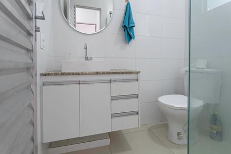 Casa de condomínio à venda com 55m², 2 quartos e 1 vaga Casa de condomínio à venda com 55m², 2 quartos e 1 vagaBanheiro social