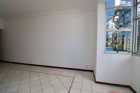 Apartamento para alugar com 123m², 3 quartos e 1 vagaSala