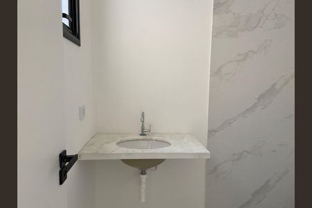 Casa de condomínio à venda com 94m², 2 quartos e 2 vagasBanheiro da Suíte 2