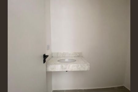 Casa de condomínio à venda com 94m², 2 quartos e 2 vagasLavabo