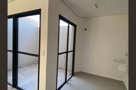 Casa de condomínio à venda com 94m², 2 quartos e 2 vagasSala - Cozinha