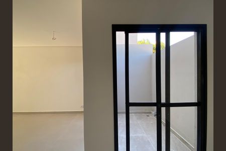 Casa de condomínio à venda com 94m², 2 quartos e 2 vagasSala - Cozinha