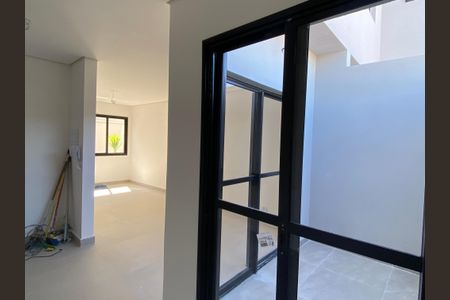 Casa de condomínio à venda com 94m², 2 quartos e 2 vagasSala - Cozinha