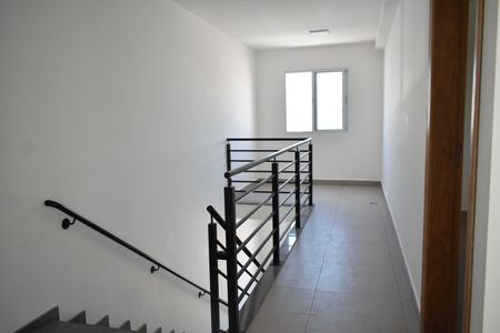 Apartamento para alugar com 42m², 1 quarto e sem vagaEscada