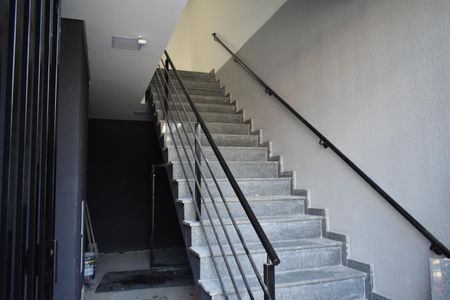 Apartamento para alugar com 42m², 1 quarto e sem vagaEscada