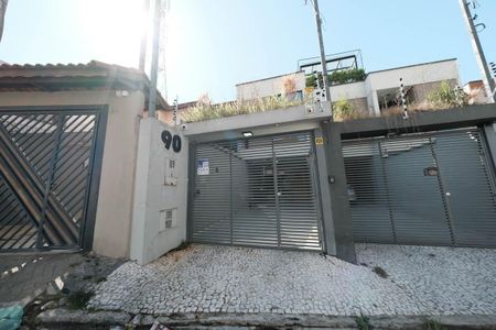Casa para alugar com 92m², 2 quartos e 2 vagasFachada