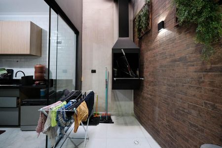 Casa para alugar com 92m², 2 quartos e 2 vagasCozinha e Área de Serviço