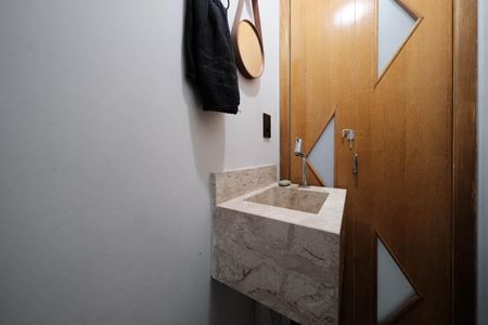 Casa para alugar com 92m², 2 quartos e 2 vagasLavabo