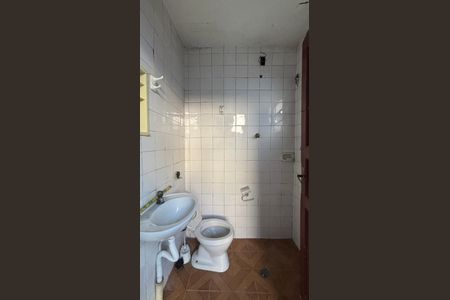 Casa à venda com 260m², 3 quartos e 3 vagasQuintal - Banheiro
