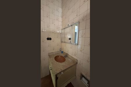 Casa à venda com 260m², 3 quartos e 3 vagasBanheiro