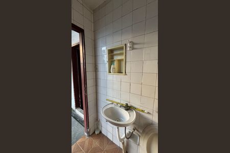 Casa à venda com 260m², 3 quartos e 3 vagasQuintal - Banheiro