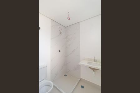 Banheiro da suíte 1 de casa de condomínio à venda com 2 quartos, 94m² em Jardim das Flores, Osasco