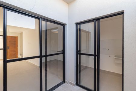 Casa de condomínio à venda com 94m², 2 quartos e 2 vagasQuintal