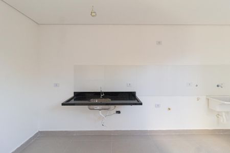 Casa de condomínio à venda com 94m², 2 quartos e 2 vagasCozinha e área de serviço