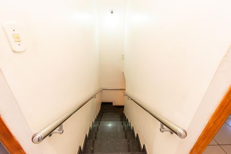 Escada de casa para alugar com 2 quartos, 100m² em Cidade São Mateus, São Paulo