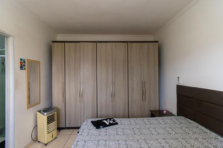 Casa à venda com 100m², 2 quartos e 2 vagasSuíte 2