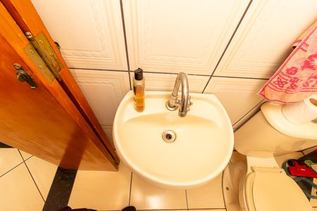 Casa à venda com 100m², 2 quartos e 2 vagasLavabo